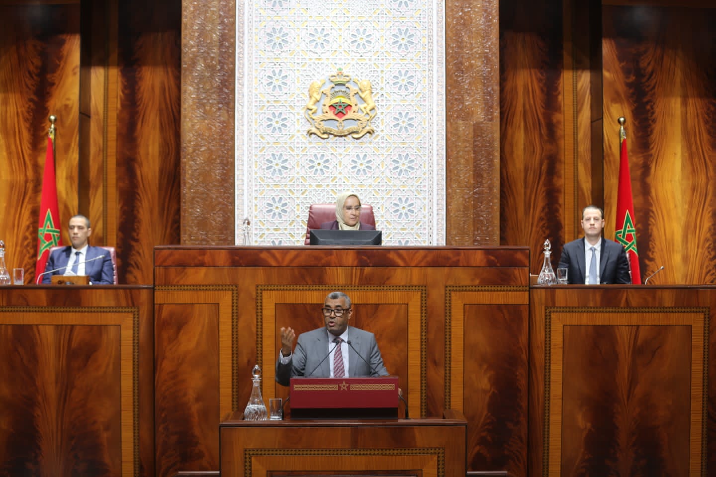 رئيس المجموعة يدعو وزير التربية الوطنية للاستقالة بسبب ارتباك الحكومة 